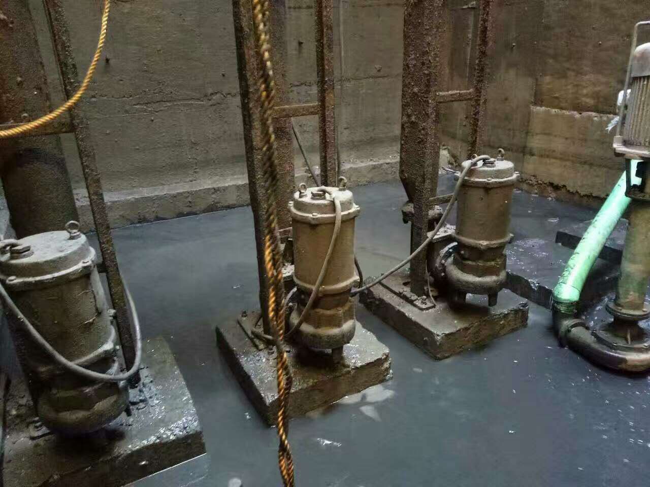 洛江污水池清理